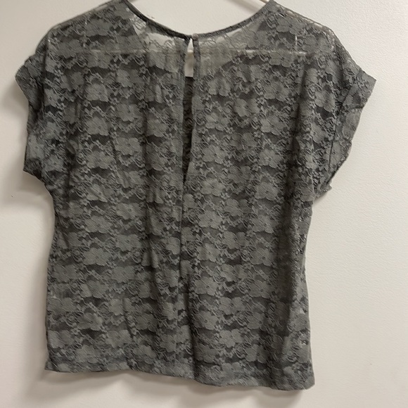 Gray lace top - Picture 3 of 5